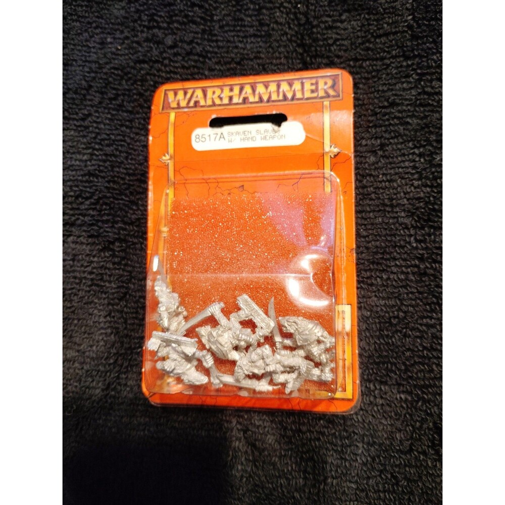 Games Workshop Warhammer Fantasy 8517 a Skaven Slaves w/ hand weapons